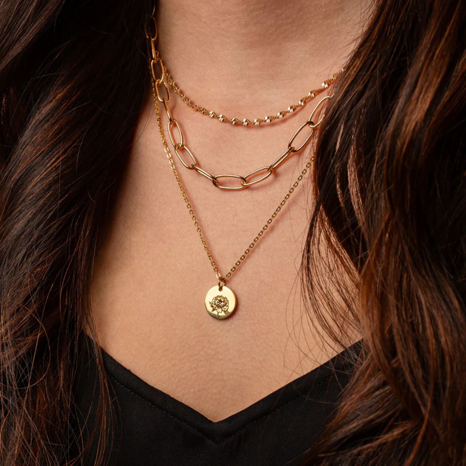 Engraved Birthflower Circle Necklace