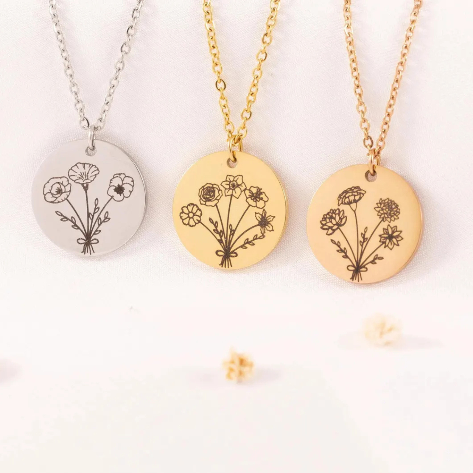 Engraved Birthflower Circle Necklace